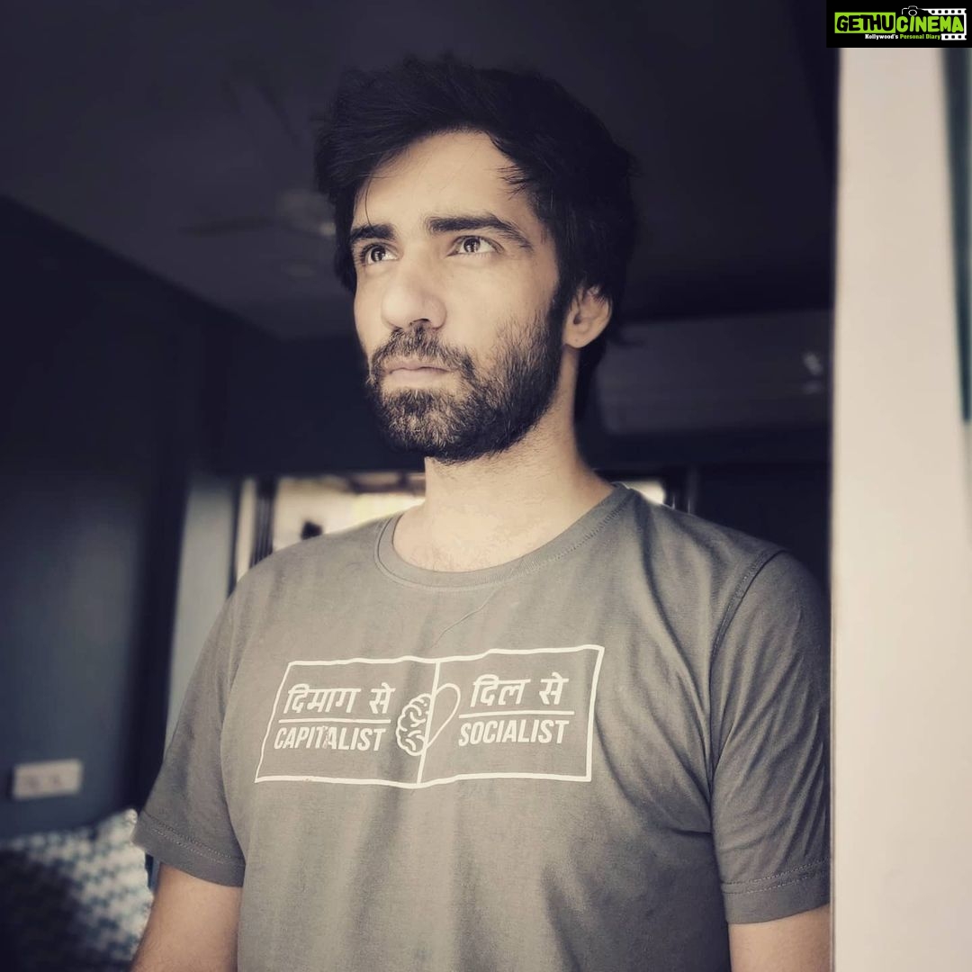 Avinash Tiwary Instagram - Kuch khayal reh gaye... Poore tum kar dena. Dear AT, The basic question is What causes the extreme disparity we see in the world? Somewhere the promises of Capitalism has failed... We need a Reform...We need a conscious social awakening to see what is causing this inhuman disparity in the society, Why is it happening...How is it happening?. Maybe...just maybe it isnt about how you make your money but how and where you spend it. Maybe we need to set new milestones to drive our consciousness in a new direction... Seeing the state of Migrant workers made me question what is the responsibility of the government to these people . India was a reluctant Socialist State and now it has been stretched to the extremes of Capitalism... I find ourselves confused and have an identity crisis...We need our own system our new clear identity.. A System that stands for the benefit of Everyone and for the Prosperity of all. Basically, Dimaag Se Capitalist , Dil Se Socialist! - The lil voice that doesn’t shut up! #QuarantineChronicles #ATquarantinechronicles