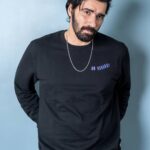 Avinash Tiwary Instagram - Swipe left to make me smile 💙🖤 Or you can just blow kisses ;)#TGOTT Pics sorted and approved by @parthmangla 📸- @fahadmoosa_ 👕 @usaamahsiddique 💇‍♂️ @vinitblunt786 Makeup @faizahairandmakeup