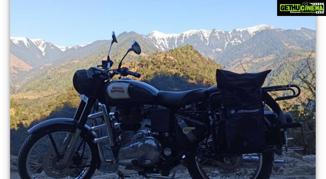 Avinash Tiwary Instagram - Manzil ki Zaroorat sirf isliye hai ki safar ho sake aur Manzil ki Zaroorat sirf isliye hai ki Safar ruk sake... Zaroorat sach mein sirf Saathi ki hai ki ek Khoobsurat Safar Kat Sake
