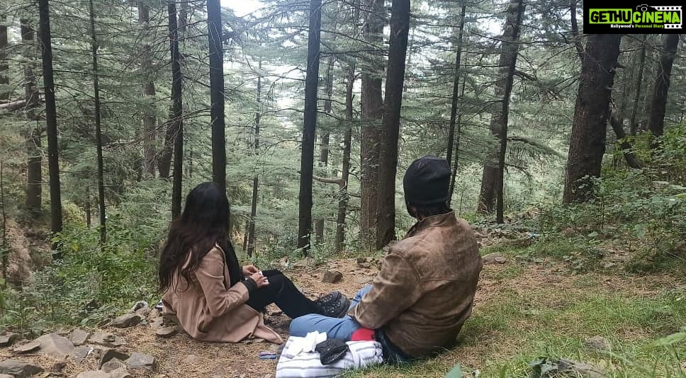 Avinash Tiwary Instagram - Manzil ki Zaroorat sirf isliye hai ki safar ho sake aur Manzil ki Zaroorat sirf isliye hai ki Safar ruk sake... Zaroorat sach mein sirf Saathi ki hai ki ek Khoobsurat Safar Kat Sake