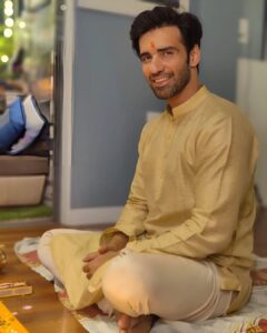 Avinash Tiwary Instagram - Happy Diwali aap sabko :)🙏🏻🙏🏻