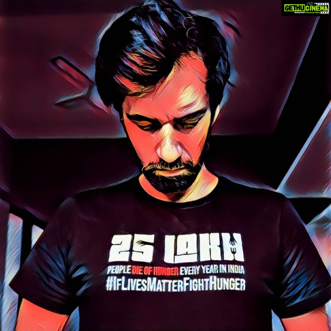 Avinash Tiwary Instagram - Dear AT, You saw lakhs of Migrants worker with no food and water walk barefoot back to their Hometowns. Many of them could not make it...While you were sitting at home living your privileged life making banana bread... You have earned most of your privileges, don't be guilty for it. But the least you can do is raise the voice for the voiceless. You came across a data that struck you... 25 LAKH PEOPLE DIE OF HUNGER EVERY YEAR IN INDIA. This lockdown period saw various activist fight for issues that resonated with them and salute them for it. But you wanted to know that if lives matter why dont you hear an equal uproar for those who die of hunger. We don't have any data on the Migrant deaths, we don't have any data or compensation for the Medical staff that lost life being the frontline warriors during this Pandemic. Yes you should question the present Govt, but also the previous ones for not creating an infrastructure for any of this. But most importantly you need to question the people of this country and ask them if there is any 'Value of Human Life'in this country... Coz if there was,we would definitely address these issues and make it a priority over most things we scream and shout about. I want you to know that it is okay to accept and be ashamed that your country has really not valued human life. Its only when you truly feel that shame will the so called wannabe Nationalist in you want to make a change. I hope and pray that when the world finds its feet again the collective intellect,resources,intent be used to make sure that the Value for Human life takes precedence in our country... Hope and pray that people dont die out of Hunger... Of what you know our country is self- sufficient in the production and Supply of food,its the distribution chain of food that needs to be streamlined and the Capitalists(if not the Govt) find a way to profit by making sure there is food in everyones hand. Till then i hope you keep reminding the world but for that i hope you remember the unaccounted deaths in the country. - Lil voice that doesn't shut up #25LakhpeopledieofhungerinIndia #iflivesmatterfightHunger #ATquarantinechronicles #QuarantineChronicles