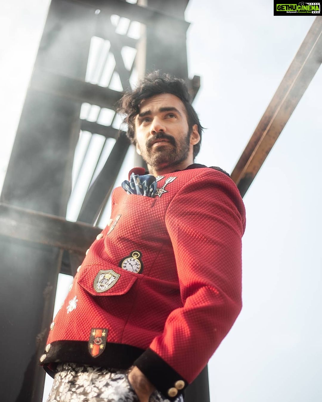 Avinash Tiwary Instagram - 🛑🛑🛑🚨🚨🚨🛑🛑🛑 @candymag.in Photographed by @studiodenz Creative Director | @farrahkader Fashion Stylist @jaadu_sidhu @haaute MUAH @kanika_arrora Interview By @sakshi.404 Artist PRI @hypenq_pr Location | Bhatia Island, Mumbai Jacket & Pants by @blackrosebytabishmistry, Pocket Square by @fitoorshop, Accessories by @bebajrang, Shoes by @zara