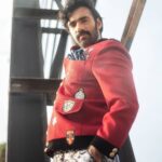Avinash Tiwary Instagram - 🛑🛑🛑🚨🚨🚨🛑🛑🛑 @candymag.in Photographed by @studiodenz Creative Director | @farrahkader Fashion Stylist @jaadu_sidhu @haaute MUAH @kanika_arrora Interview By @sakshi.404 Artist PRI @hypenq_pr Location | Bhatia Island, Mumbai Jacket & Pants by @blackrosebytabishmistry, Pocket Square by @fitoorshop, Accessories by @bebajrang, Shoes by @zara