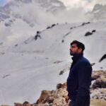 Avinash Tiwary Instagram - Sochta hoon,ki Hum itney 'Independent' ho gaye...ki kabhi kisi ke kandhe par Sar hi nahi rakha...🫡 Kala Patthar, Thangu Sikkim