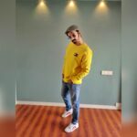 Avinash Tiwary Instagram - Yellow is capable of charming the Demons! styled by - @krishnabhanushali12 📸- Dad❤️❤️❤️@rasheshwarysharan