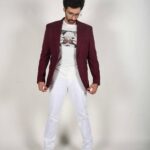 Avinash Tiwary Instagram - #GhostStories Screening Spooking the world with just 'tash'! Also, Merry Christmas Everyone!! Styled by @krishnabhanushali12 HMU- @vinitblunt786 @faiza_moosa137 📸- @_nikhilwa