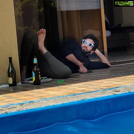 Avinash Tiwary Instagram - Somebody tell this guy he has work to do!