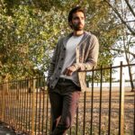 Avinash Tiwary Instagram - Sapno pe pehra daale... Na jaane kaisi aankhein hain Har mehak ko jakde rakhe... Na jaane ye kaisi saansein hain Dur chamakti chandni ko ek andhere guufa ne band kar rakha hai... Sisiyphus(google karlo :P) ki yaad dila de aise karmo ne dhhar rakha hai... Todengey...Tutenge Fodengey...Futenge Ye hai ek yalgaar... Oh baby, Lets make LOVE like its WAR! ;) #kehnakyachahteho ?? Also last one with this Cardigan...I promise!