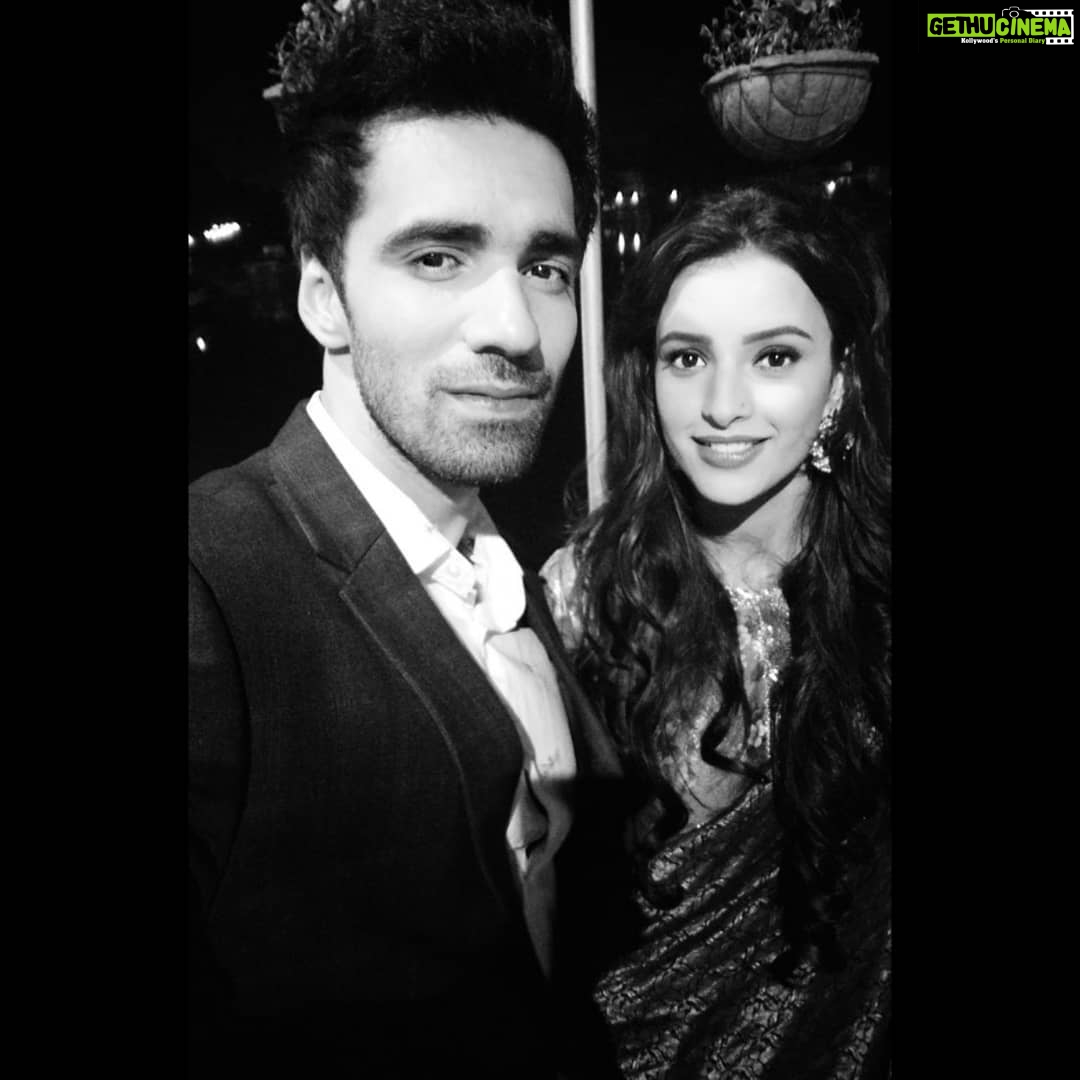 Avinash Tiwary Instagram - Kaala phir bhi Safed.