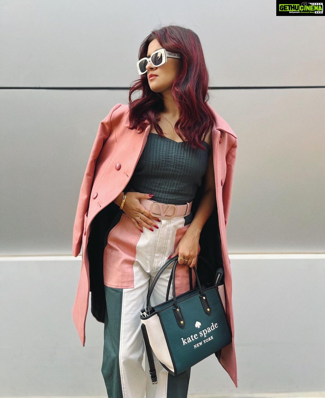 Avneet Kaur Instagram - Colour blocking!!! 🤍💗💚 #styledbyme #colourpallette Outfit: @saangi_pret stylist: @digitallydiksha winter wear : @shop.dlanxa Style partner: @styling.your.soul Belt- @maisonvalentino Shades- @dior Bag- @katespadeny Boots- @hm Mumbai, Maharashtra