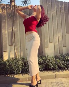 Avneet Kaur Instagram - Last one from this series…..🍇🙈