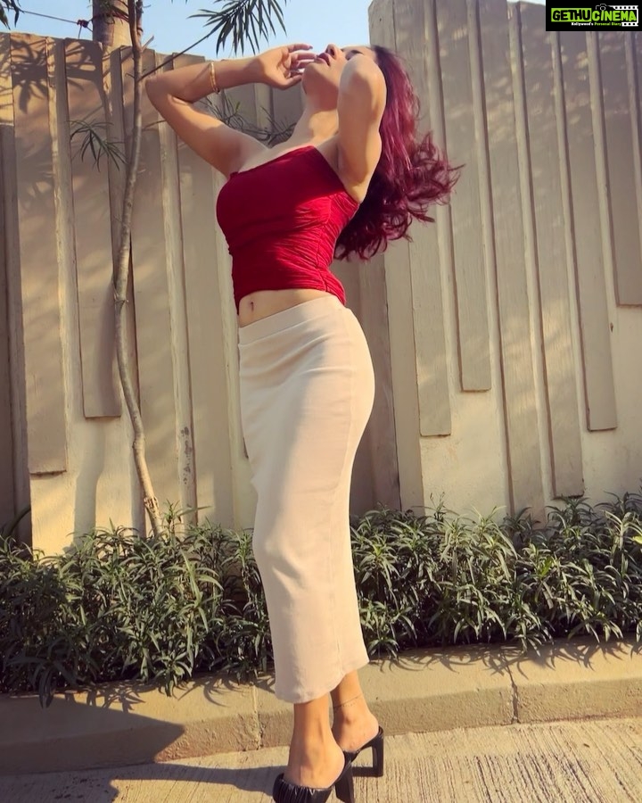 Avneet Kaur Instagram - Last one from this series…..🍇🙈