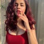 Avneet Kaur Instagram - I guess I’m ready for my close up.🍇✨