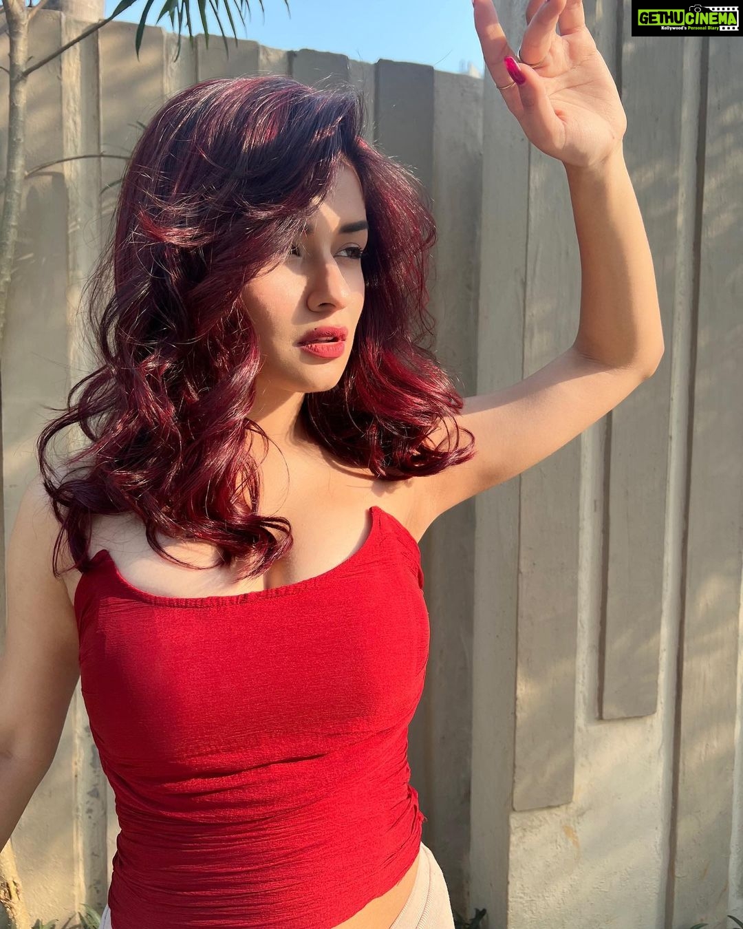 Avneet Kaur Instagram - I guess I’m ready for my close up.🍇✨