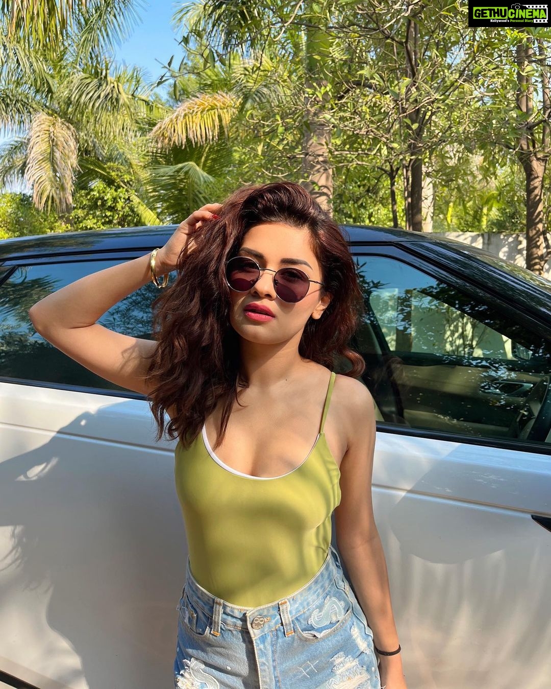 Avneet Kaur Instagram - Hello December ππ itβs gon be a hell of a ride π