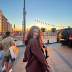 Avneet Kaur Instagram – Only miss the sun when it starts to snow
Only know you love her when you let her go 🤎✨ #nofilter #throwback #turkey