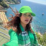 Avneet Kaur Instagram - Sun is shinin and so are you 💚☀️ #nofilter Antalya, Turkey