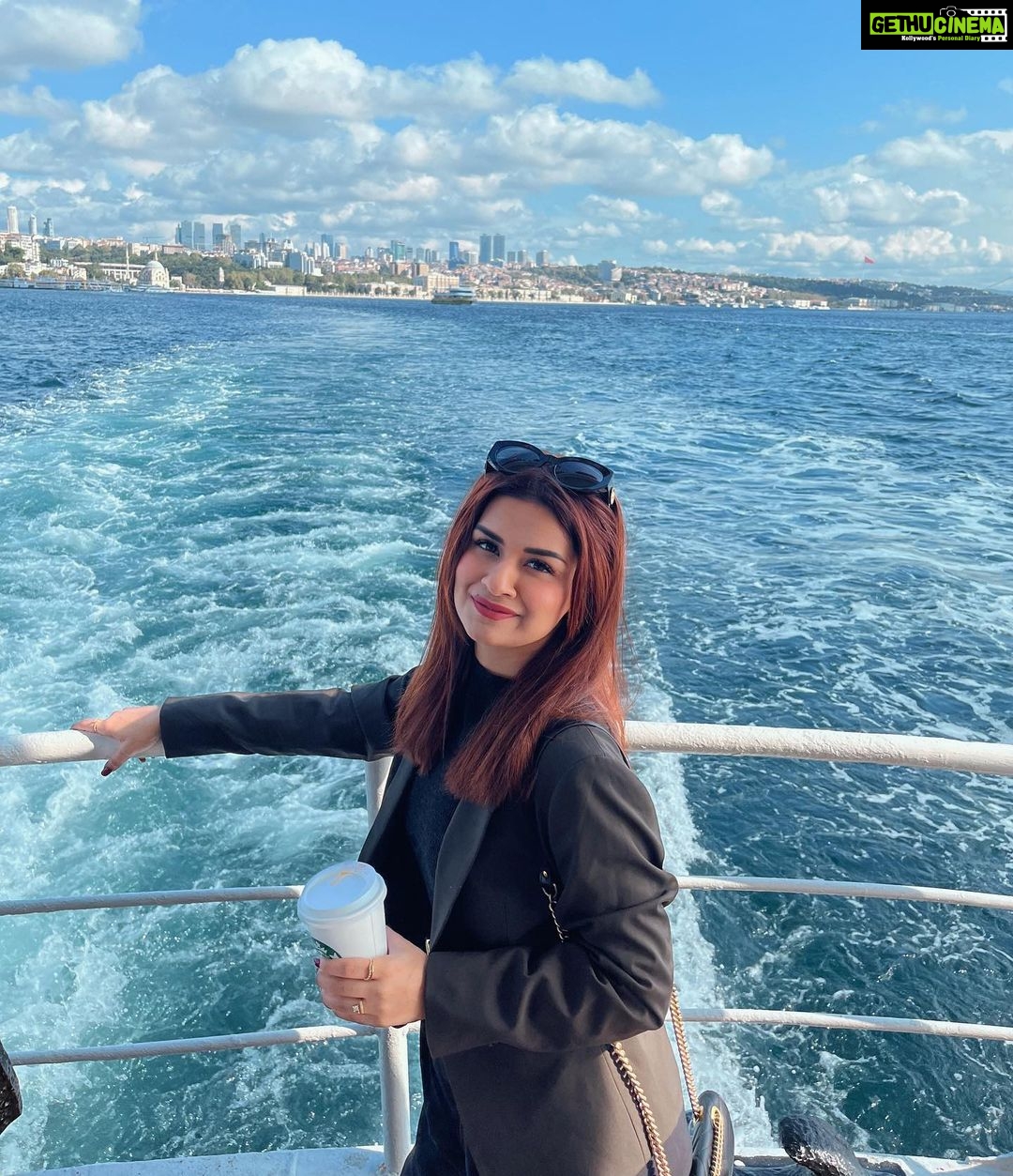 Avneet Kaur Instagram - How far I’ll go….💙🌊🐬 Antalya, Turkey