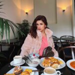 Avneet Kaur Instagram – Breakfast like a queen 👑💕✨ Istanbul, Turkey