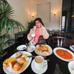 Avneet Kaur Instagram – Breakfast like a queen 👑💕✨ Istanbul, Turkey