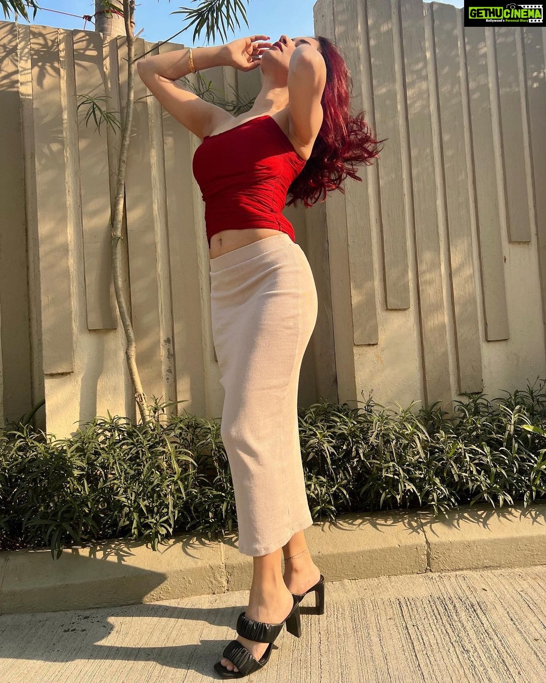 Avneet Kaur Instagram - Last one from this series…..🍇🙈