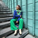Avneet Kaur Instagram – Fashion is art and you are the canvas.💚💙 #tones #tokyo #fashion #avneetstylediaries
Tee- @hm
Coat- @shop.dlanxa
Bag- @prada
Shades- @dior
Boots- @hm
Styled by- @styling.your.soul Tokyo, Japan