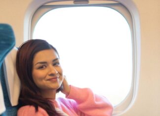 Avneet Kaur Instagram - Sometimes it’s the journey that teaches you a lot about the destination.💗🚂 #JNTO #VisitJapan #Japan #travel #TravelInJapan #TravelToJapan #JapanCelebrates #bullettrain #sinkansen #bullettrainjapan Osaka Bullet Train