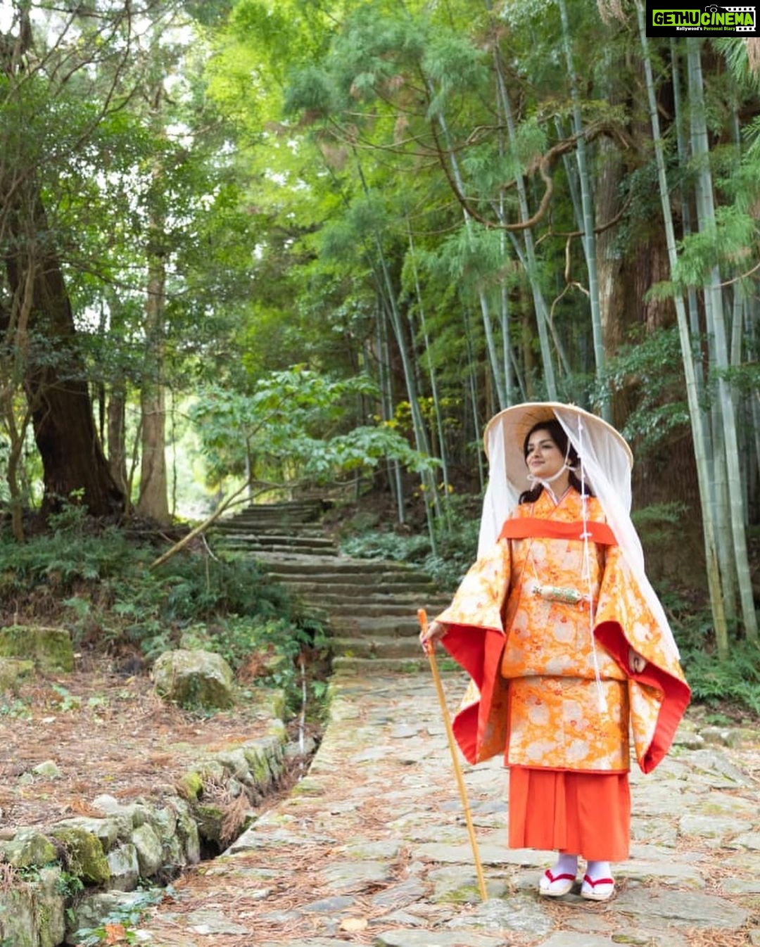 Avneet Kaur Instagram - Loved wearing the traditional kimono!🧡 loved the experience!✨ #JNTO #VisitJapan #Japan #travel #TravelInJapan #TravelToJapan #JapanCelebrates #daimonzaka #kumanokodo #visitwakayama Kumano Kodo