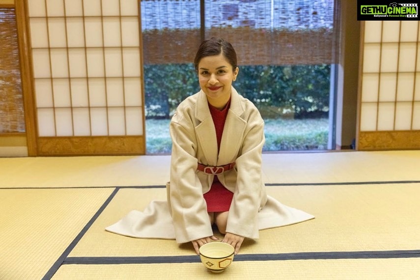 Avneet Kaur Instagram - Trying the Japanese matcha tea 🍵♥️ #JNTO #VisitJapan #Japan #travel #TravelInJapan #TravelToJapan #JapanCelebratesYou #ImperialHotelTokyo #Toko-An #TeaCeremonyRoom #MatchaExperience Imperial Palace Gardens, Tokyo