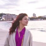Avneet Kaur Instagram - Sea is calling me 🌊💜💛 #JNTO #VisitJapan #Japan #travel #TravelInJapan #TravelToJapan #JapanCelebratesYou #shirahamabeach #visitwakayama Wearing- @zara @urbanic_in Bag- @jacquemus Overcoat :- @furbish_exclusive styled by @stylingcityy 白良浜 海水浴場 Shirarahama Beach