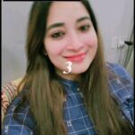 Bhanu Sri Mehra Instagram - This is crazy try it guys ❤️ #instafashion #reels #PrimeReels #instalove #bhanusree🔥❤️