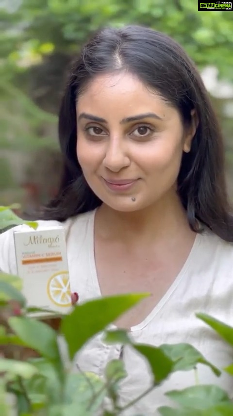 Bhanushree Mehra Instagram - I have been using the vitamin c serum by @milagro.beauty in the morning under my moisturiser. I feel it immediately leaves my skin looking bright & radiant and I love the beautiful citrusy smell which is so energising. The serum is light weight, non greasy & fast absorbing and it doesn’t irritate my skin unlike many other potent vitamin c serums. It helps boosts collagen production and reduces dark spots & pigmentation while providing the right amount of hydration. Pro tip - vitamin c has a short shelf life as it oxidises when exposed to air. Keep it refrigerated for a longer life ! . . . . #vitamincserum #vitaminc #milagro #naturalskincare