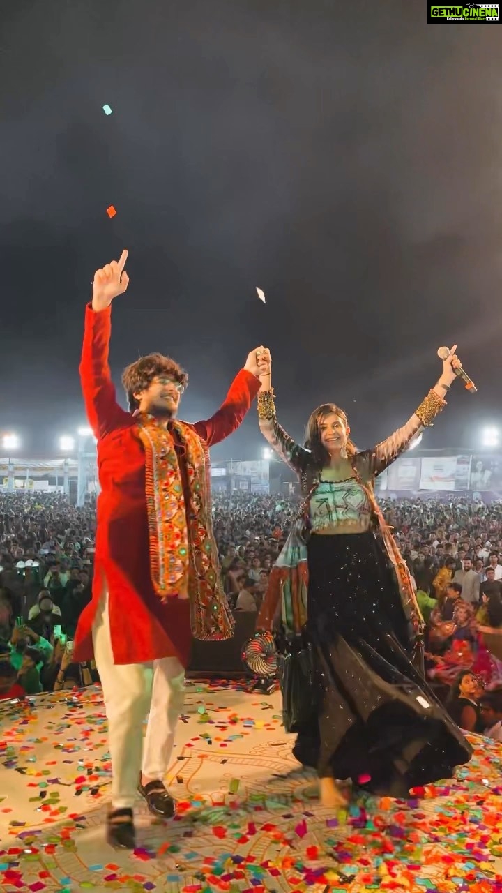 Bhavin Bhanushali Instagram - My sister @thekinjaldave is killing it and how ❤️ @rangratri_ #navratri #garba Wearing: @mastersdesignerstudiosurat