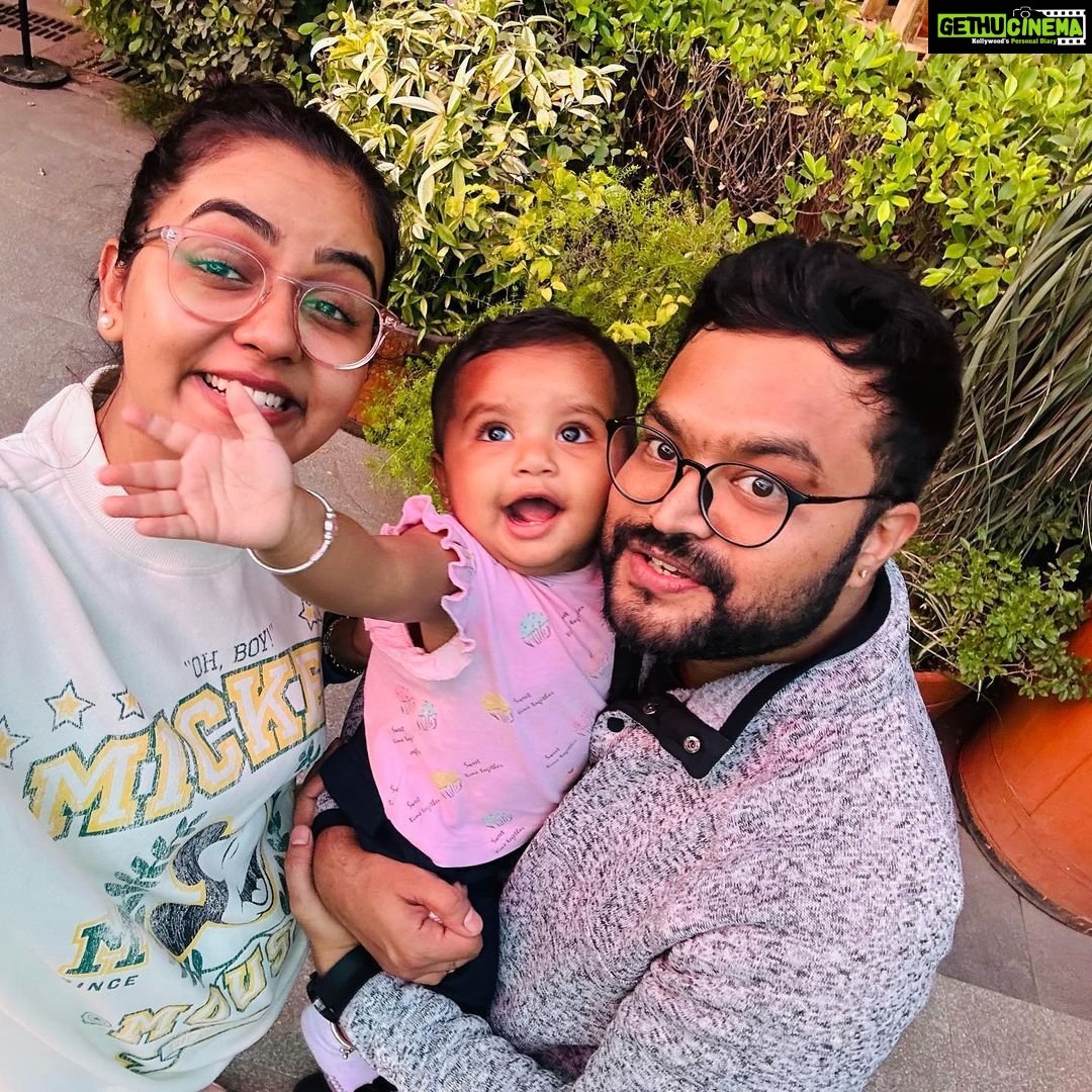 Chaitra Reddy Instagram - Day - 1 We started our journey from Bangalore to Dubai , it was our first international trip together , and we all were excited as it was raaga’s first flight 😍 We had a short flight for 3.15 mins 😍 and we were in Dubai 😍 Well I got many DM’s about @rakeshsnarayan since he was held up with his work he couldn’t make it up for the trip with us 💫