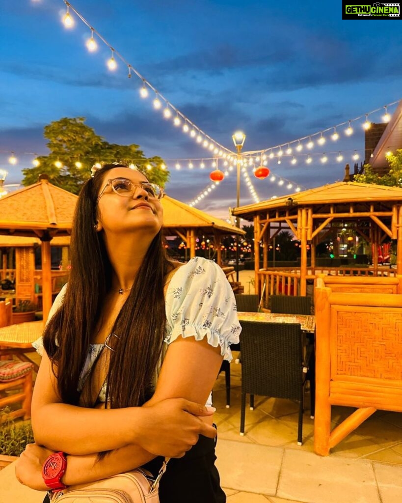 Chaitra Reddy Instagram - If you want the light to come into your life , you need to Stand where it’s shining 💫 One of my favourite picture clicked by my sister @shreelatha_c ❤️ This was my last day at Dubai 🙈 I badly wanted to upload this picture 🙈 #shineon #dragonmartdubai #chaituindubai