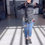 Chaitra Reddy Instagram – That’s my training session before my dive 😍 
With my cutest raaga along with me to give her best wishes ❤️ 

Do watch my full sky dive video on my YouTube channel 😻 
Link in my bio 👍🏻