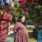 Chandra Lakshman Instagram - You are loved little one💖✨ Thanks for this comfortable maternity wear @iniyas_maternitywears❤️ Padam eduthadu @tosh.christy😍 #moongirl #momtobe #collaboration #maternity Kochi, India