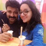 Chandra Lakshman Instagram – Impromptu ice cream treats..🍦😍
@tosh.christy is pretty good at this..like taking me out unaware..🥴

#moongirl #lifeisbeautiful  #parentstobe #blessed #loves #happinessinlittlethings #gratitude  #reelandreal Cochin, Kerala
