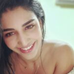 Daksha Nagarkar Instagram - I have no selfie control 😝😆🙃 #dakshanagarkar #love #happy #tgif #instagood #instadaily #memes #picoftheday #happytime #smile #funnymemes #chilling #friday #vibes #selfie #eyes #shine #tollywoodactress #insta #glow #fashion