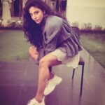Daksha Nagarkar Instagram - Friday's call for just 2 things, being vain and unafraid to show it...😛😛😛 #dakshanagarkar #love #happy #wassup #instadaily #instapic #instagramers #vain #friday #picoftheday