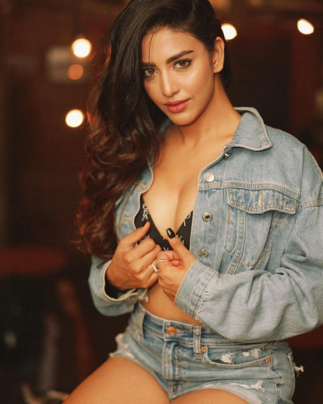 Daksha Nagarkar Instagram - Especiante y sabio ❤️‍🔥🌶🌶❤️‍🔥 📸 @pranav.foto 👗 @manogna_gollapudi 💋 @pixelperfectmakeup_visali #spanish #spice #dakshanagarkar #wise #weekend #photooftheday #love #beautiful #cute #like #instagood #fashion #girl #beauty #summer #instagram #photography #girls #style #picoftheday #cool #fitness #smile #art #pretty #fun #happy #photo #photoshoot #havingfun