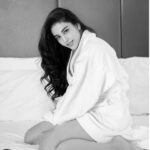 Daksha Nagarkar Instagram - en blanco y negro 🤍🖤española 📸📷🎞 @sharathchandra_photography #dakshanagarkar #black #blackandwhite #white #photography #happy #smile #love #tbt #photographer #cute #lively #spanish #fun #look #instagram #instadaily #instagood #instalike #insta #girl #beautiful #photooftheday #igers #likelike #tag #actress #tollywood #telugu #art