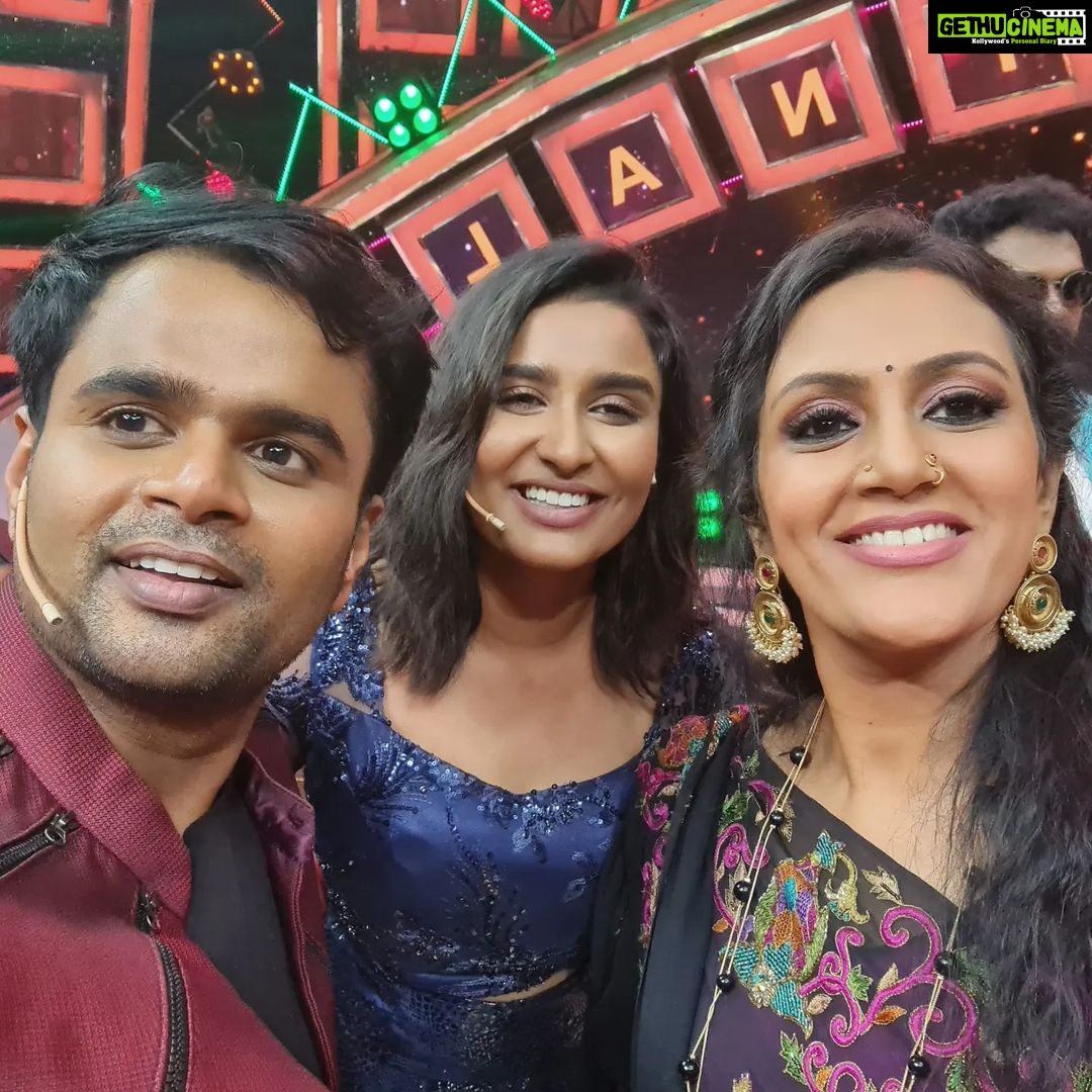 Devadarshini Instagram - That was a Grand Finale❤️❤️ thoroughly enjoyed this season of Mr n Mrs Chinnathirai... @mediamasons @gobinathsocial @aranthainisha @makapa_anand @chellasundar @reshma_muralidaran_official @madhanpandian @ramwithjaanu.official @vm_mahalingam @rekhakrishnappa @farina_azad_official @praveendevasagayam @singapore_deepan_offi
