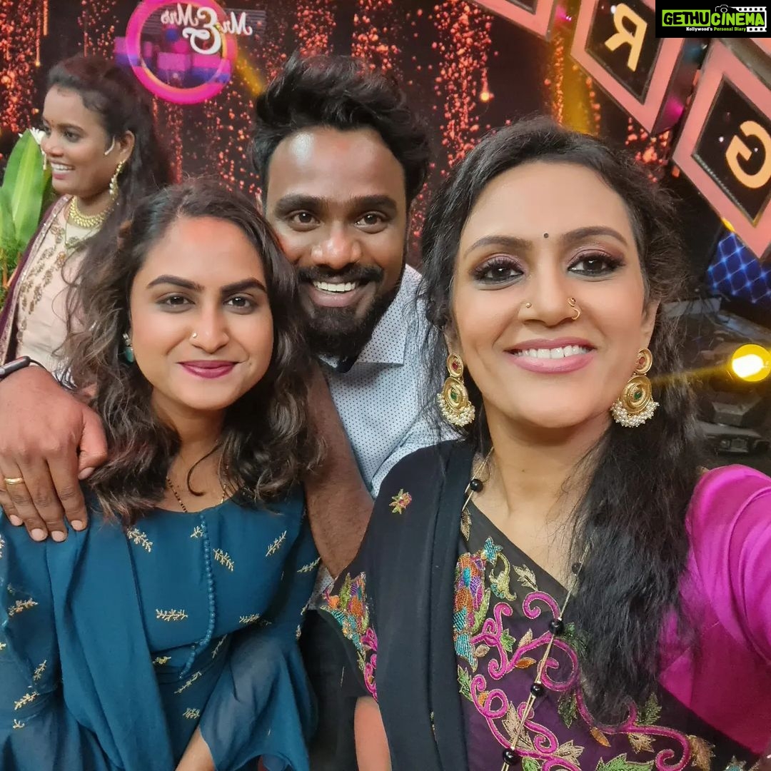 Devadarshini Instagram - That was a Grand Finale❤️❤️ thoroughly enjoyed this season of Mr n Mrs Chinnathirai... @mediamasons @gobinathsocial @aranthainisha @makapa_anand @chellasundar @reshma_muralidaran_official @madhanpandian @ramwithjaanu.official @vm_mahalingam @rekhakrishnappa @farina_azad_official @praveendevasagayam @singapore_deepan_offi