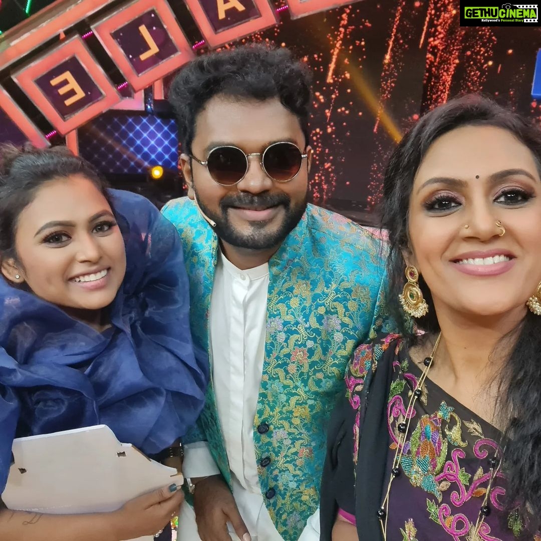 Devadarshini Instagram - That was a Grand Finale❤️❤️ thoroughly enjoyed this season of Mr n Mrs Chinnathirai... @mediamasons @gobinathsocial @aranthainisha @makapa_anand @chellasundar @reshma_muralidaran_official @madhanpandian @ramwithjaanu.official @vm_mahalingam @rekhakrishnappa @farina_azad_official @praveendevasagayam @singapore_deepan_offi