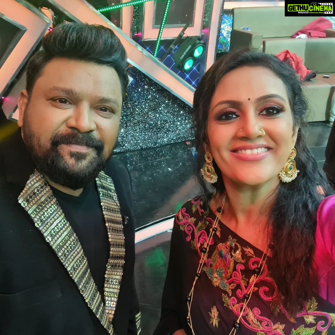 Devadarshini Instagram - That was a Grand Finale❤️❤️ thoroughly enjoyed this season of Mr n Mrs Chinnathirai... @mediamasons @gobinathsocial @aranthainisha @makapa_anand @chellasundar @reshma_muralidaran_official @madhanpandian @ramwithjaanu.official @vm_mahalingam @rekhakrishnappa @farina_azad_official @praveendevasagayam @singapore_deepan_offi
