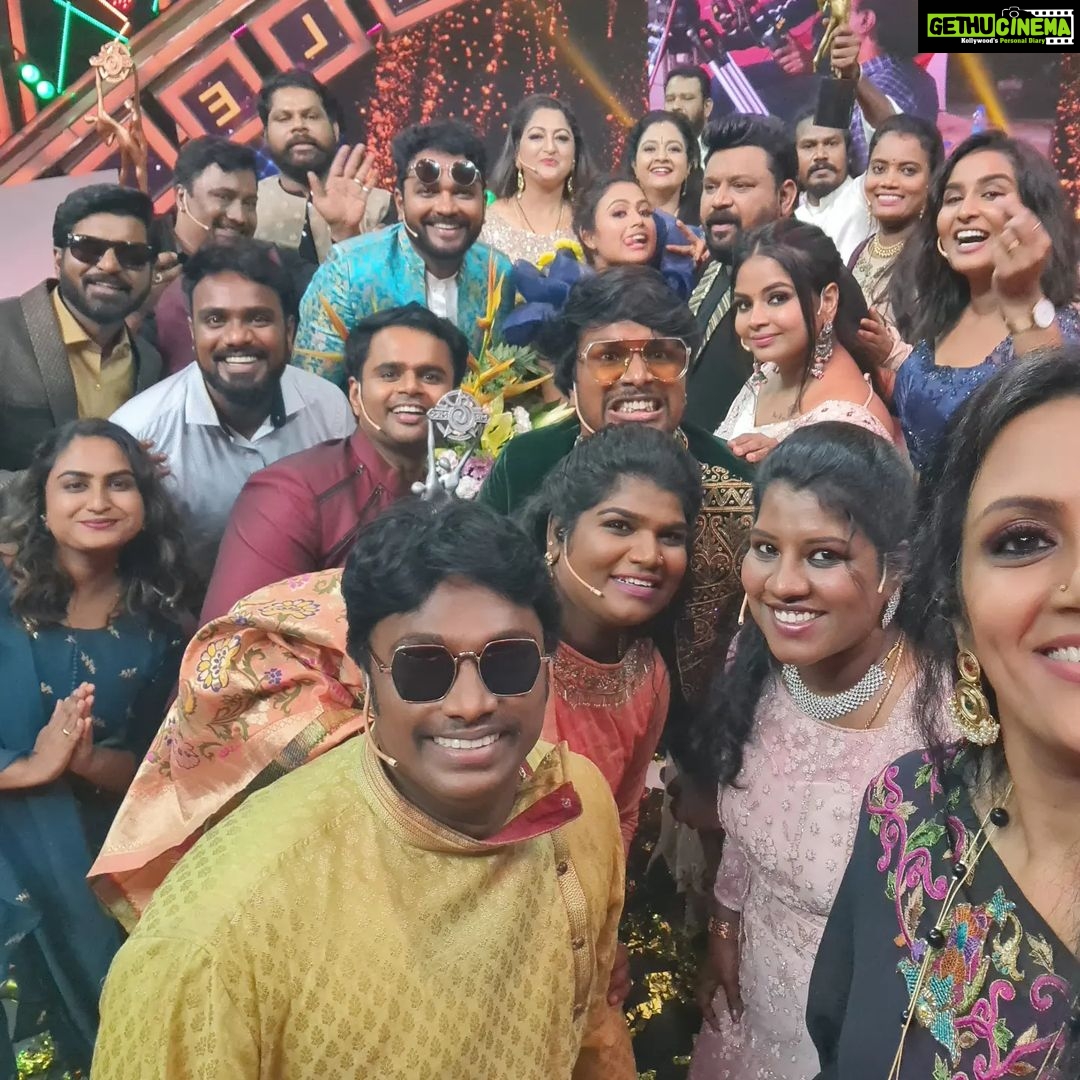 Devadarshini Instagram - That was a Grand Finale❤️❤️ thoroughly enjoyed this season of Mr n Mrs Chinnathirai... @mediamasons @gobinathsocial @aranthainisha @makapa_anand @chellasundar @reshma_muralidaran_official @madhanpandian @ramwithjaanu.official @vm_mahalingam @rekhakrishnappa @farina_azad_official @praveendevasagayam @singapore_deepan_offi