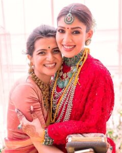 Dhivyadharshini Instagram - Happiesttttttttt bday to the hottest mummy in  town… Seeing you with your sons was easily one of the most happiest moment for me this year. May God bless you abundantly today n forever… my love to my smarty nephews😘😘😘😘😘 and sending you warmest hugs 
Ps: this pic is for ur fans 🥰
#nayathara #hbdnayanthara #dd #ddneelakandan #dhivyadharshini