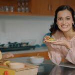 Dia Mirza Instagram - Dear parents, is your toddler feeding you endless spoons of pretend veggies through the day? Or maybe you have a preschooler Doc at home 😉 Here’s what I’ve learnt as my little one is growing. Children find opportunities for pretend play EVERYWHERE because this is how they explore and understand the world. And with shumee toys in their life, playtime is sure to get a lot more joyful and sustainable 💯🌈🐯🌏 Join in the fun: 💕 Share a picture of your child enjoying their favourite shumee toy. 💕 Tag us @shumeetoys and use the hashtag #ItsAlwaysPlaytime so we can find you! With shumee, it’s always playtime! 🤗
